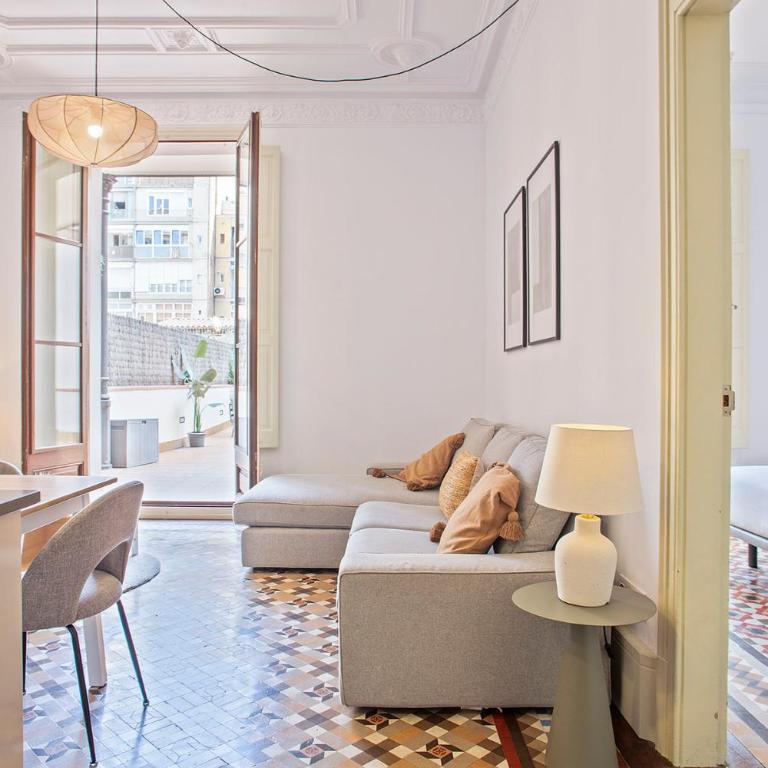 Ola Living Arc de Triomf - Three-Bedroom Premium Apartment with Terrace - 4