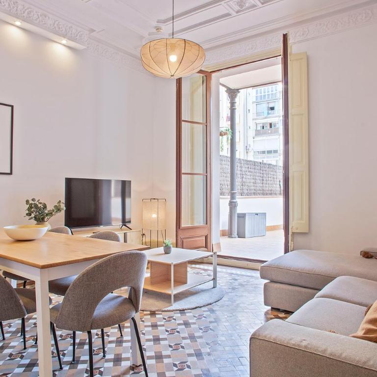 Ola Living Arc de Triomf - Three-Bedroom Premium Apartment with Terrace - 5