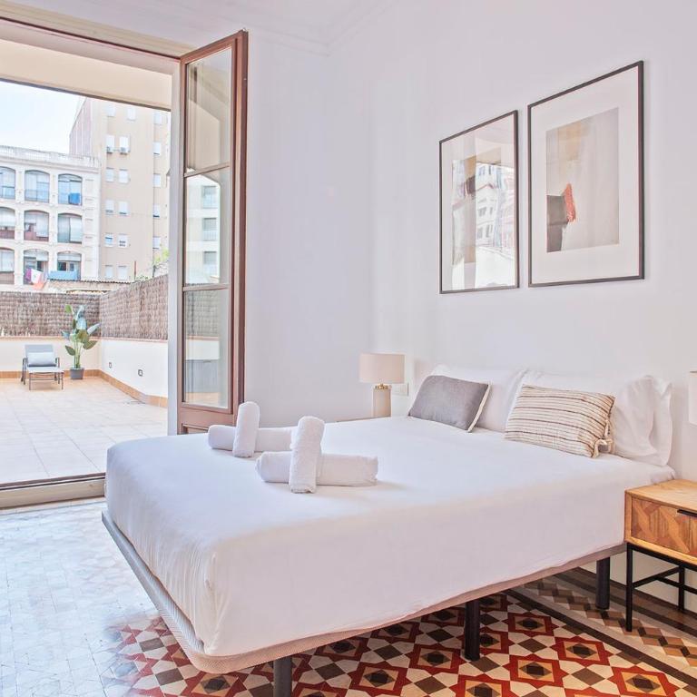 Ola Living Arc de Triomf - Three-Bedroom Premium Apartment with Terrace - 6