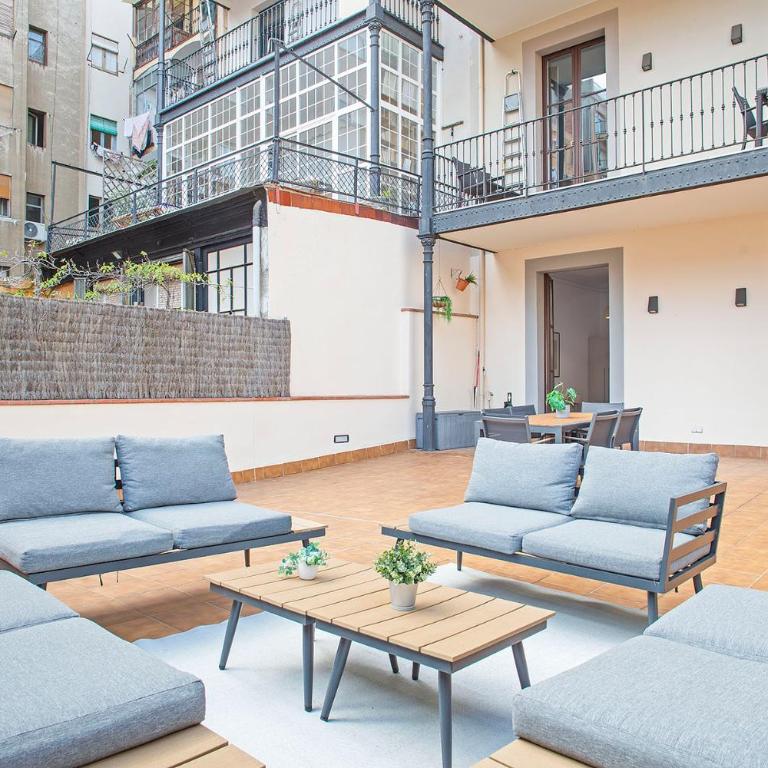 Ola Living Arc de Triomf - Three-Bedroom Premium Apartment with Terrace - 11