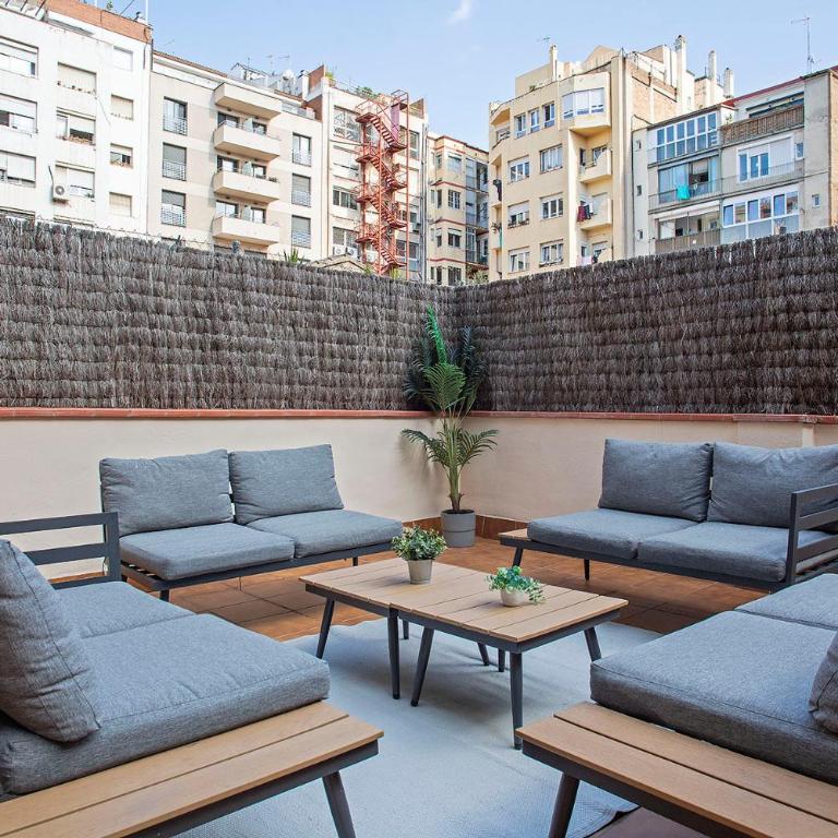 Ola Living Arc de Triomf - Three-Bedroom Premium Apartment with Terrace - 12