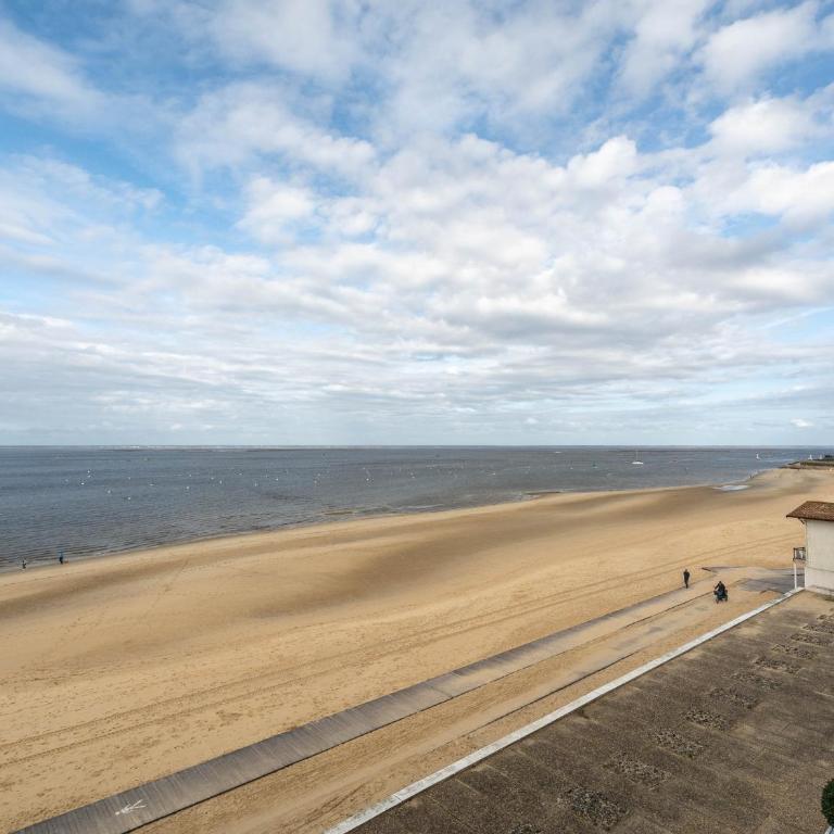 Studio cabine avec balcon, parking privé, accès direct plage, proche centre ville - FR-1-319-44 - Studio - 12