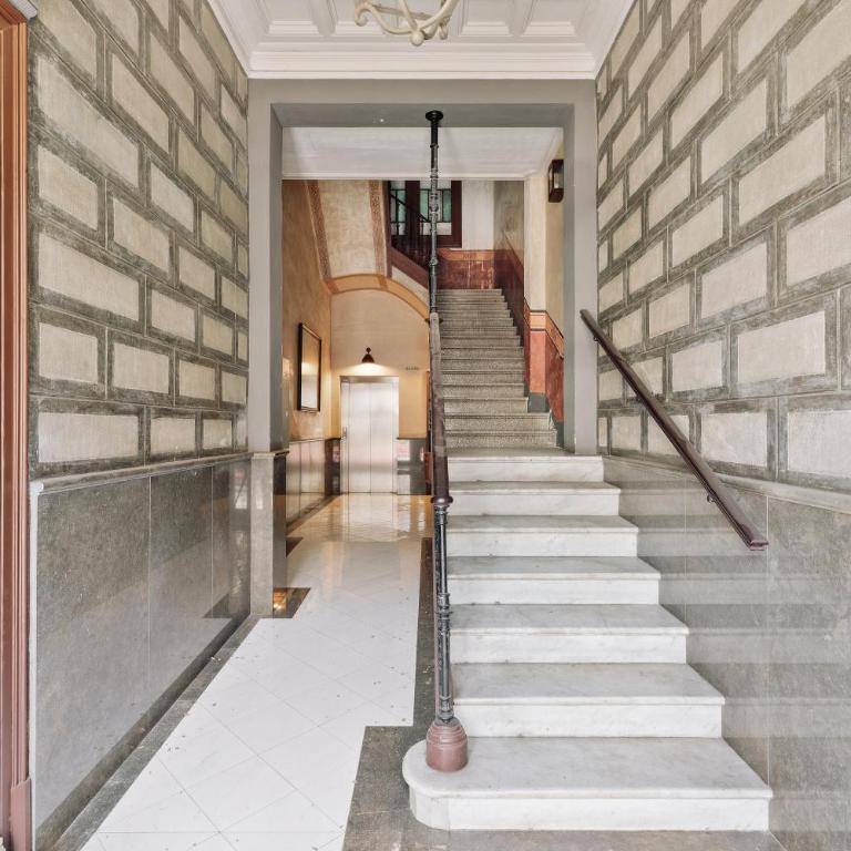 Ola Living Arc de Triomf - Three-Bedroom Premium Apartment with Terrace - 16