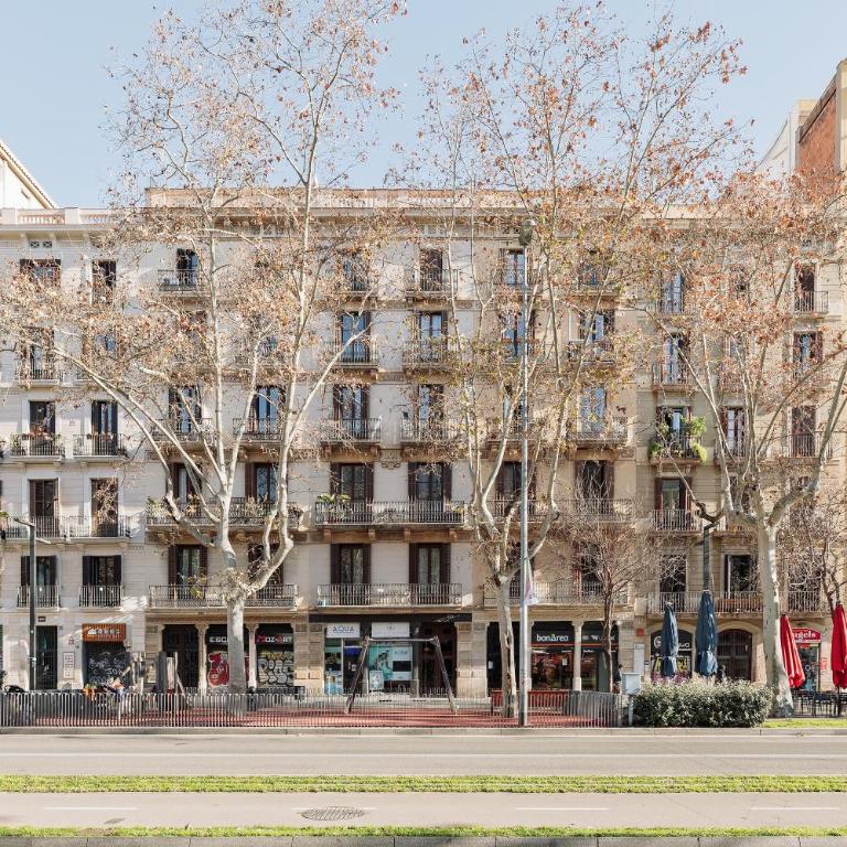 Ola Living Arc de Triomf - Three-Bedroom Premium Apartment with Terrace - 17