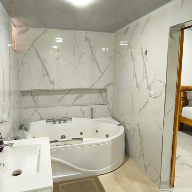 Buritaca House - Suite con bañera de hidromasaje - Cama extragrande - 2