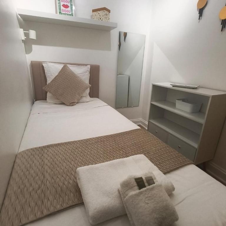 Cozy 2-Bedroom Apartment in Paris near Gare du Nord & Montmartre - Appartement 2 Chambres - 12
