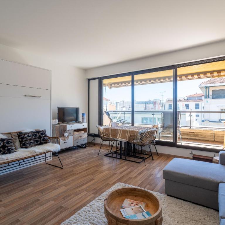 Grand Studio Rénové, Balcon, Centre-Ville Arcachon, à 50m de la Plage, Tout Équipé - FR-1-319-516 - Apartment - 12