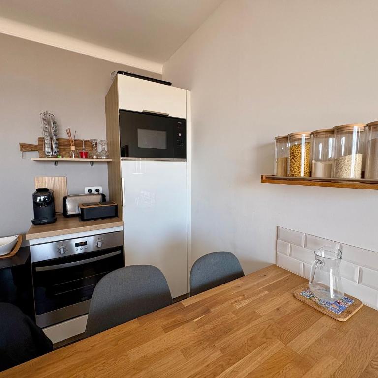 Appartement rÃ©novÃ© face mer - 4 pers. - FR-1-323-625 - Appartement - 28