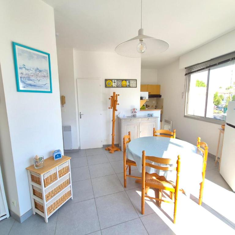 Studio Lumineux Proche Plage et Commerces aux Sables-d'Olonne Animaux Admis - FR-1-92-953 - Apartment - 8