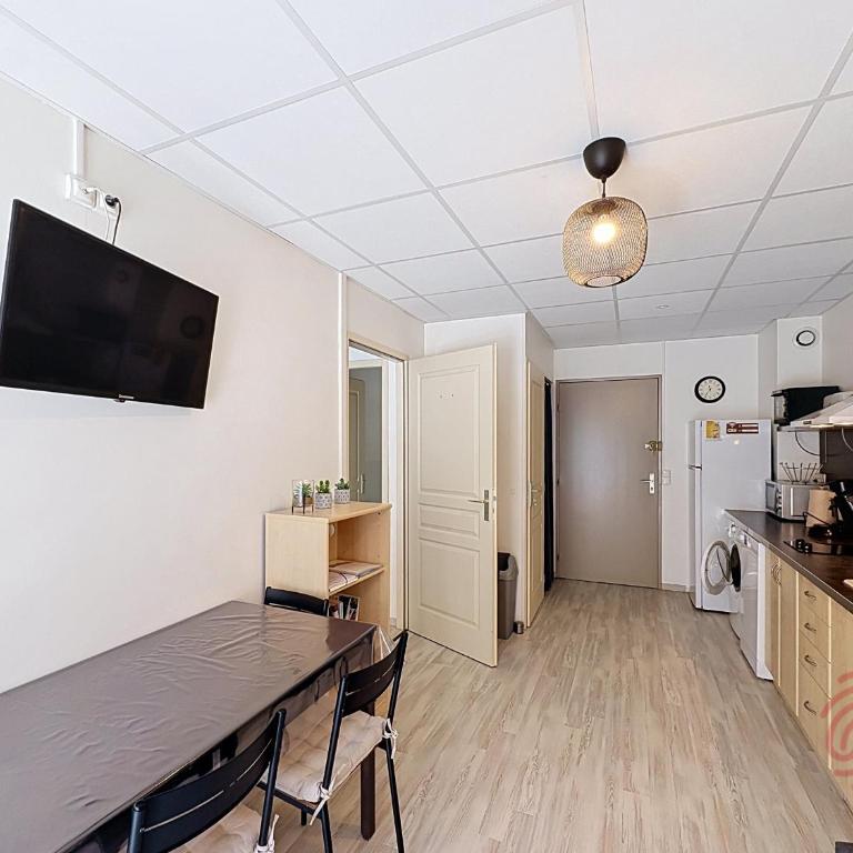 Appartement F2 tout équipé avec balcons, ascenseur et Wi-Fi, proche des thermes de Lamalou - FR-1-451-141 - Appartamento con 1 Camera da Letto - 14