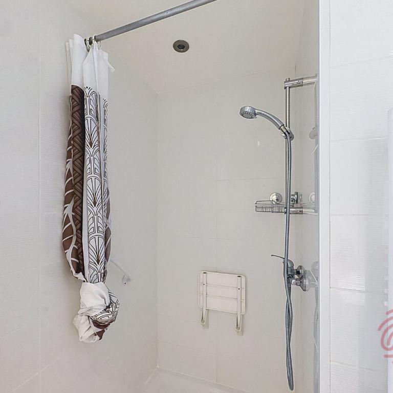 Appartement F2 tout équipé avec balcons, ascenseur et Wi-Fi, proche des thermes de Lamalou - FR-1-451-141 - Appartamento con 1 Camera da Letto - 21