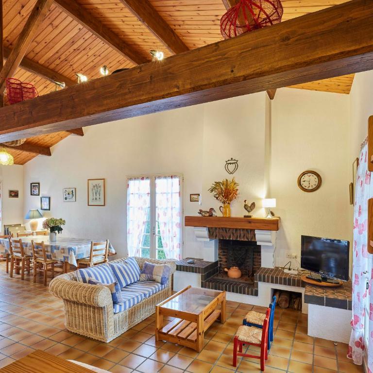 Maison spacieuse pour 9 pers. proche plage, parking, terrasse - FR-1-323-584 - Maison de Vacances - 14
