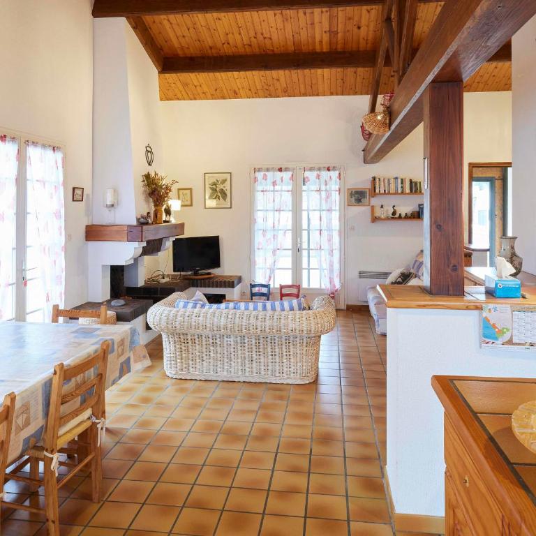 Maison spacieuse pour 9 pers. proche plage, parking, terrasse - FR-1-323-584 - Maison de Vacances - 18