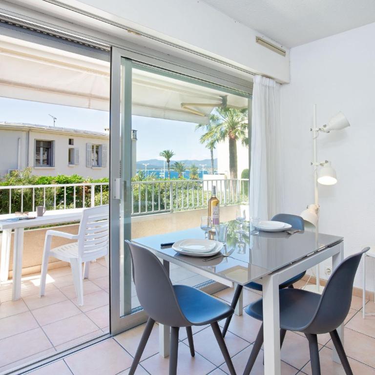 Studio Climatisé Proche Plage et Commerces avec Balcon, Wi-Fi et Parking - FR-1-466A-16 - Studio - 1