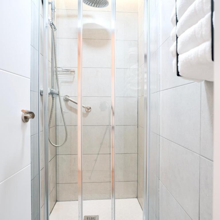 Apartahotel Navarra Madrid - Loft - 7