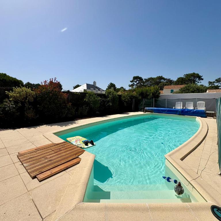 Maison 2 Chambres avec Piscine Privée à Saint Jean de Monts - FR-1-323-439 - Maison de Vacances - 18