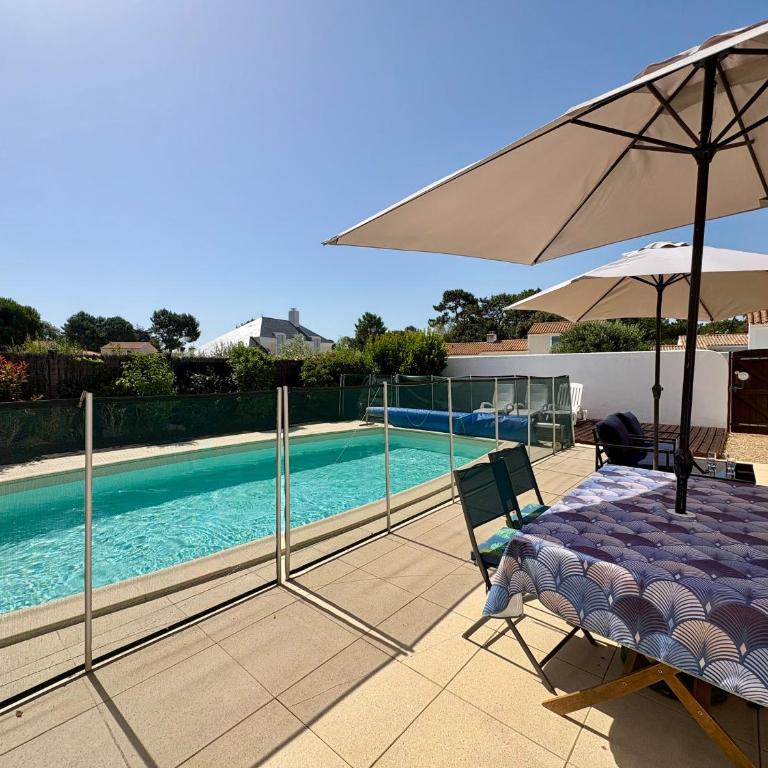 Maison 2 Chambres avec Piscine Privée à Saint Jean de Monts - FR-1-323-439 - Maison de Vacances - 21