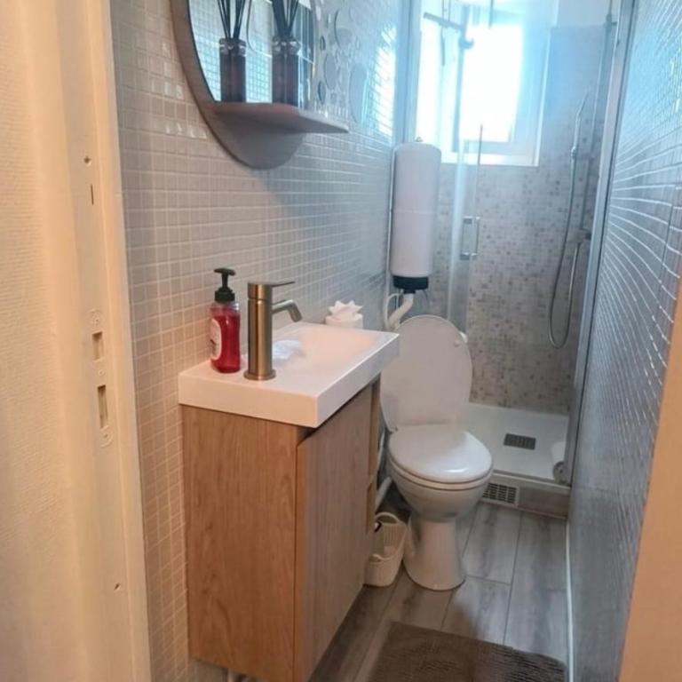 Cozy 2-Bedroom Apartment in Paris near Gare du Nord & Montmartre - Appartement 2 Chambres - 16