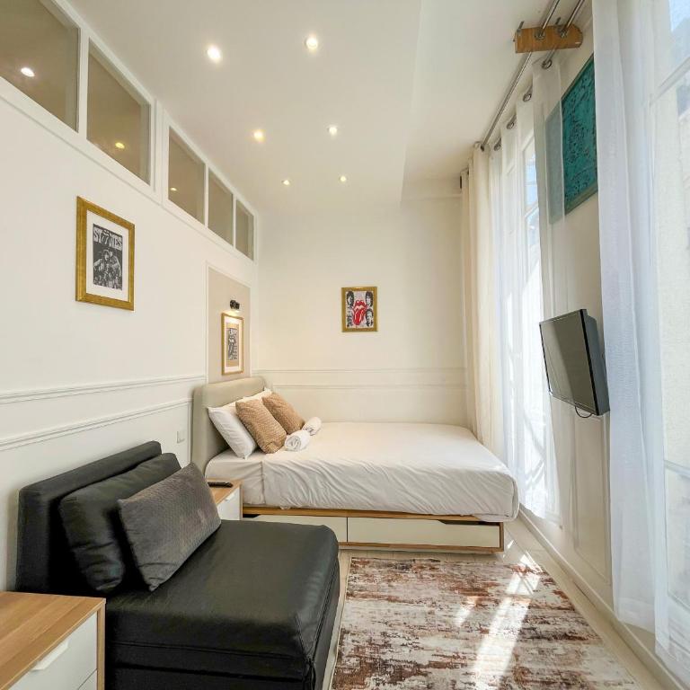 UrbanFlat 68 - Paris Center Rolling Stones Apartment - Apartment - 8