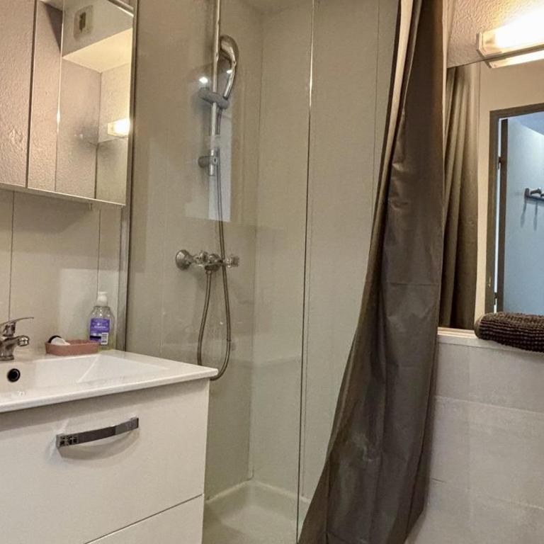 Appartement cosy 2 pièces avec WIFI, terrasse Ouest, 50m plage et commerces - Canet Sud - FR-1-748-21 - Appartement - 17