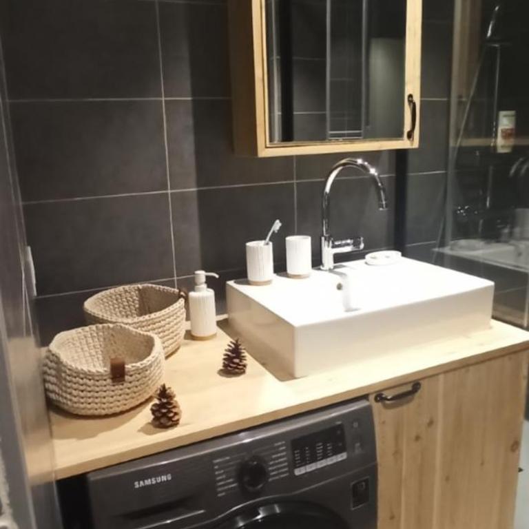 Lumineux 30 M Avec Balcon Centre Village - Appartement - 10