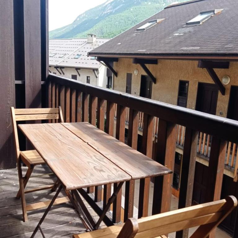Lumineux 30 M Avec Balcon Centre Village - Appartement - 11