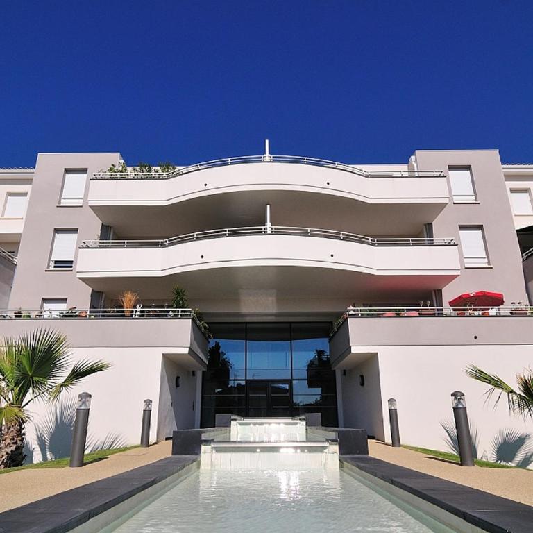Appartement T2 avec Clim, WIFI, Terrasse et Garage à 200m Plage - FR-1-781-102 - Appartamento - 1
