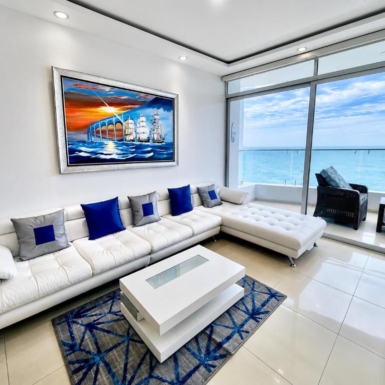 Grand Diamond Beach - Luxury Oceanfront Suite - Deluxe Suite - 1