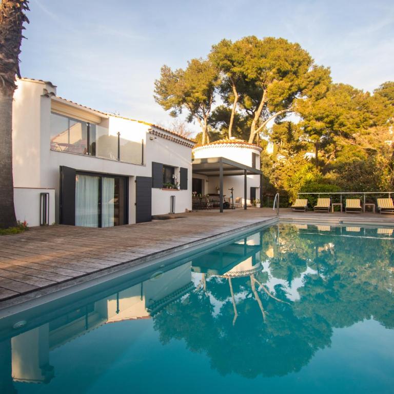 Carqueiranne: Villa de Charme avec Piscine, Vue Mer, pour 8 Personnes - Maison 4 Chambres - 15