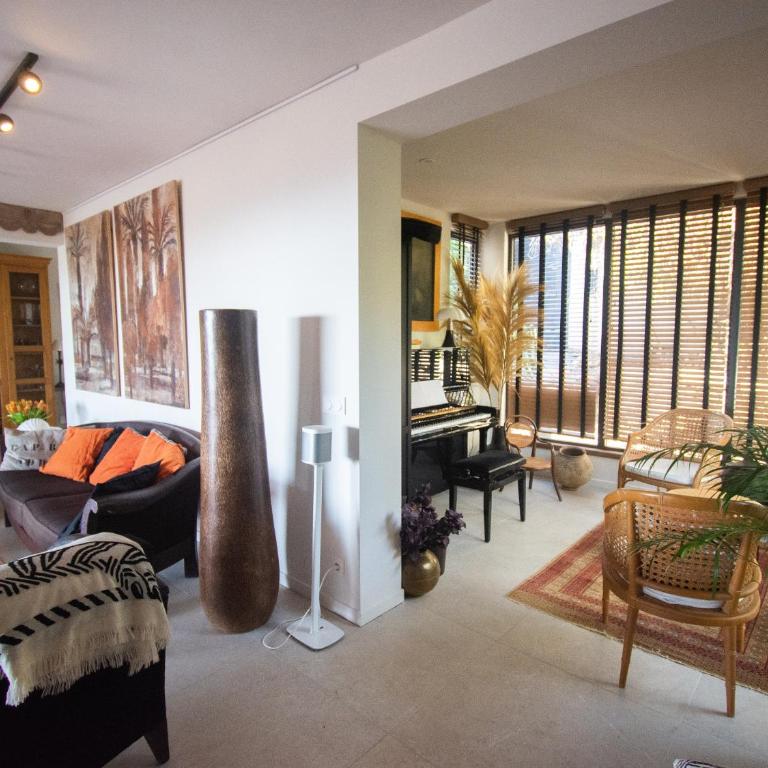 Carqueiranne: Villa de Charme avec Piscine, Vue Mer, pour 8 Personnes - Maison 4 Chambres - 18