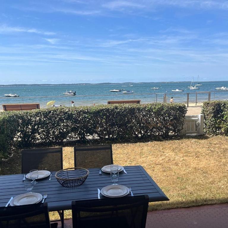 Appartement T2 RDC avec Jardinet et Accès Direct Plage, Parking Sécurisé, Proche Commerces - FR-1-374-2 - Apartment (4 Adults) - 1