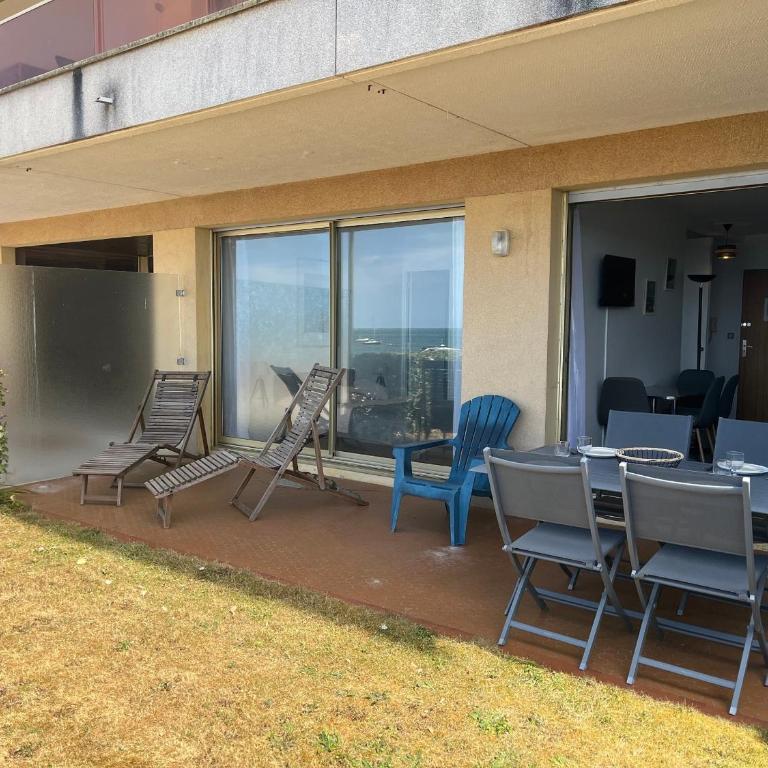 Appartement T2 RDC avec Jardinet et Accès Direct Plage, Parking Sécurisé, Proche Commerces - FR-1-374-2 - Apartment (4 Adults) - 13