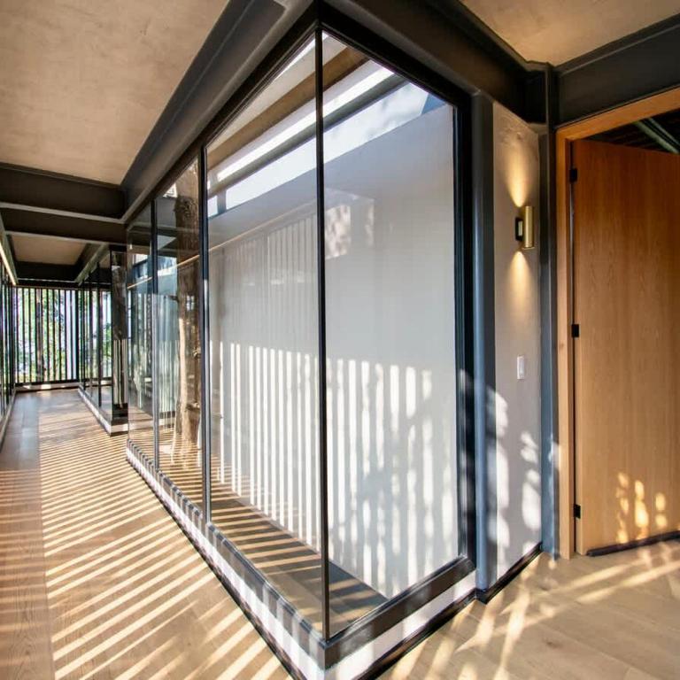 Architectural glass masterpiece villa in Avandaro Forest - Villa - 14
