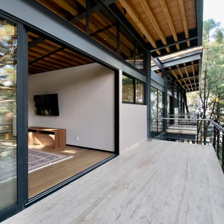 Architectural glass masterpiece villa in Avandaro Forest - Villa - 21