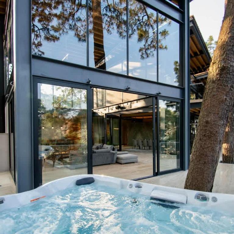 Architectural glass masterpiece villa in Avandaro Forest - Villa - 6