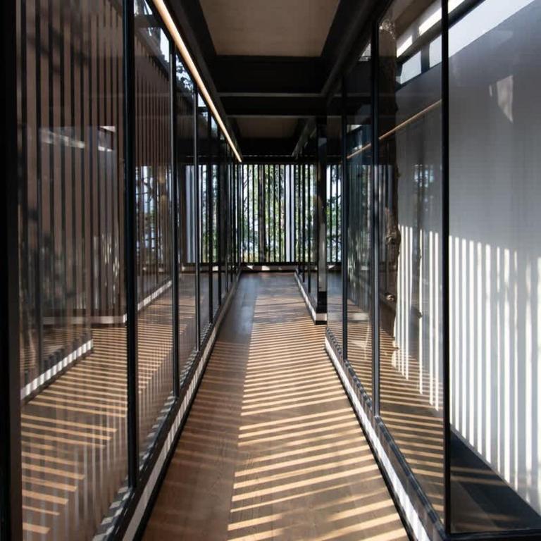 Architectural glass masterpiece villa in Avandaro Forest - Villa - 15