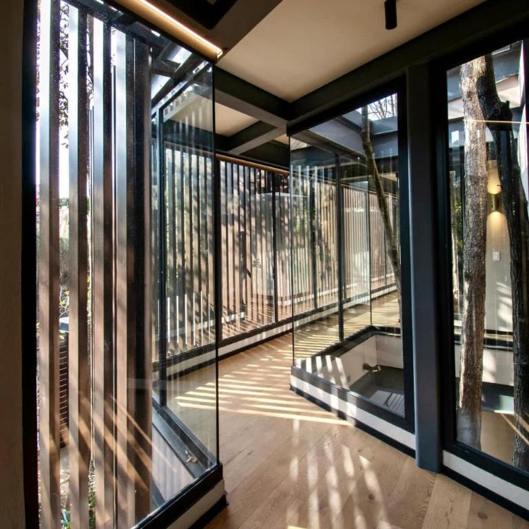 Architectural glass masterpiece villa in Avandaro Forest - Villa - 12