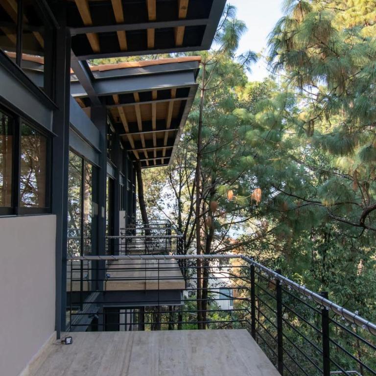 Architectural glass masterpiece villa in Avandaro Forest - Villa - 25