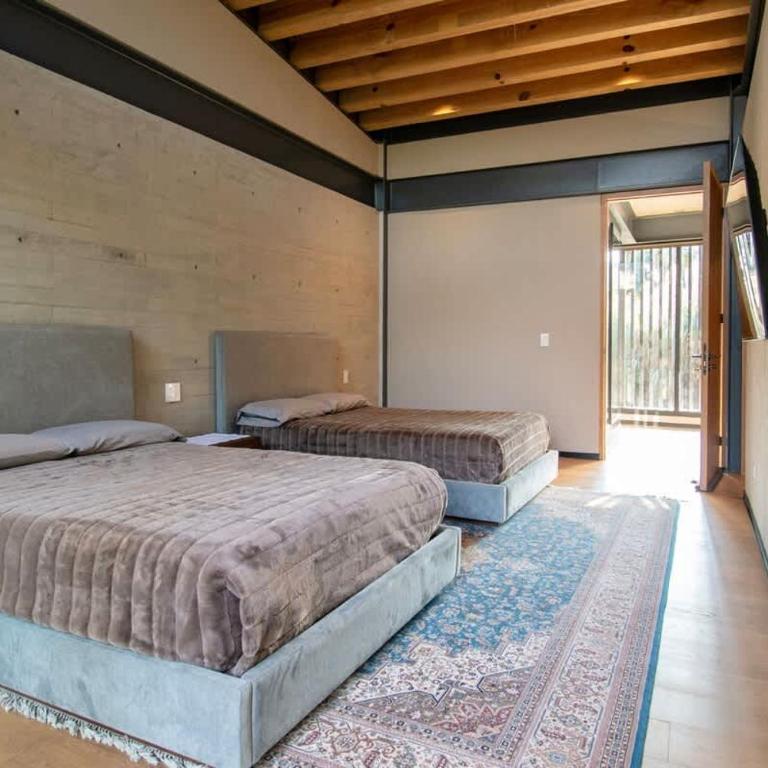 Architectural glass masterpiece villa in Avandaro Forest - Villa - 36