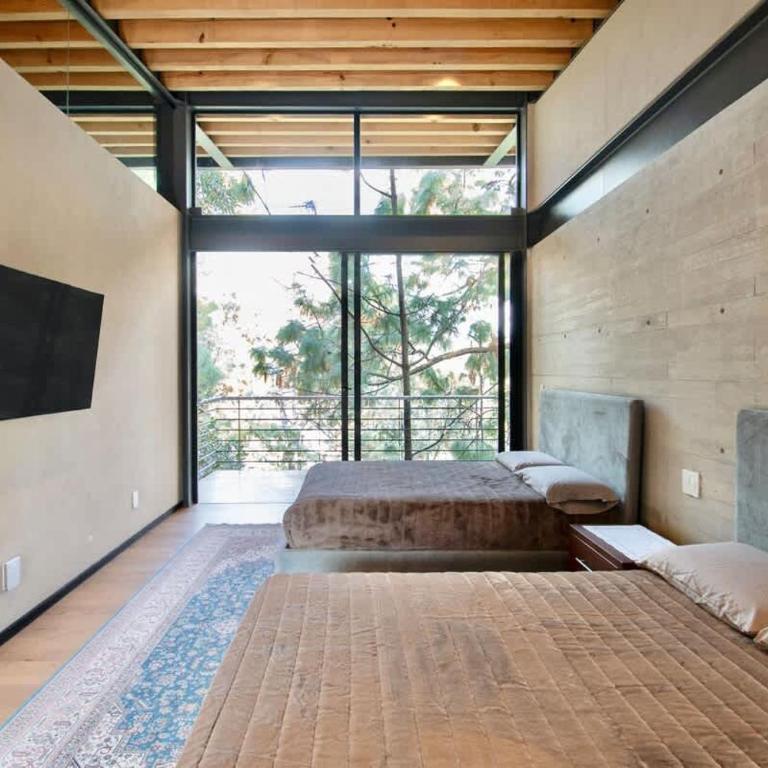 Architectural glass masterpiece villa in Avandaro Forest - Villa - 34