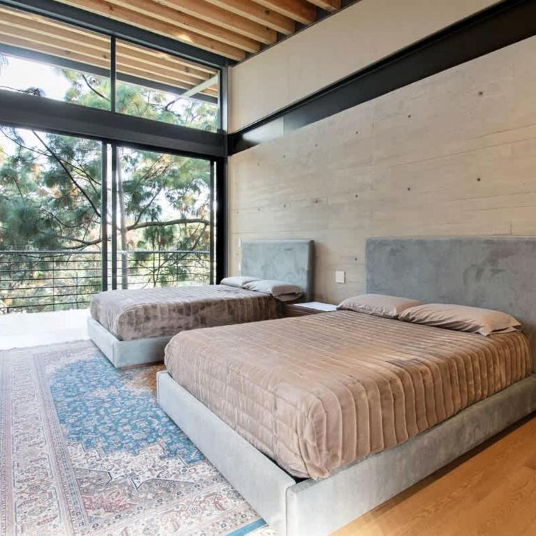 Architectural glass masterpiece villa in Avandaro Forest - Villa - 32