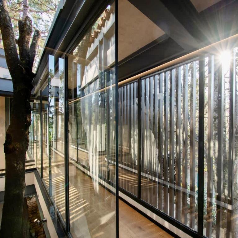 Architectural glass masterpiece villa in Avandaro Forest - Villa - 51
