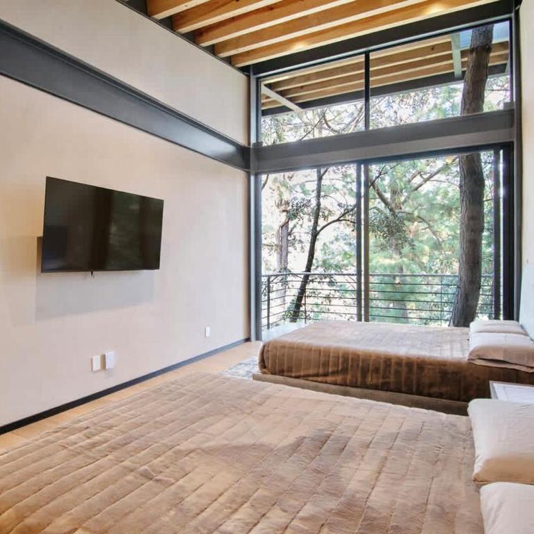 Architectural glass masterpiece villa in Avandaro Forest - Villa - 57