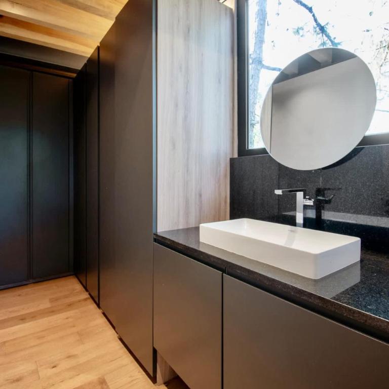 Architectural glass masterpiece villa in Avandaro Forest - Villa - 63