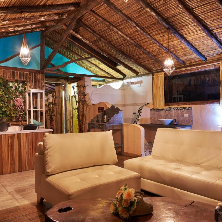 Cabañas Campestres Yugos - Habitación con cama grande y bañera de hidromasaje - 12