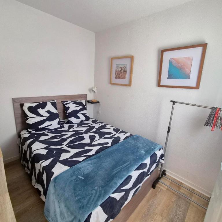 AGREABLE APPARTEMENT REFAIT A NEUF DANS UNE RESIDENCE DE VACANCES - FR-1-92-946 - Appartement - 17