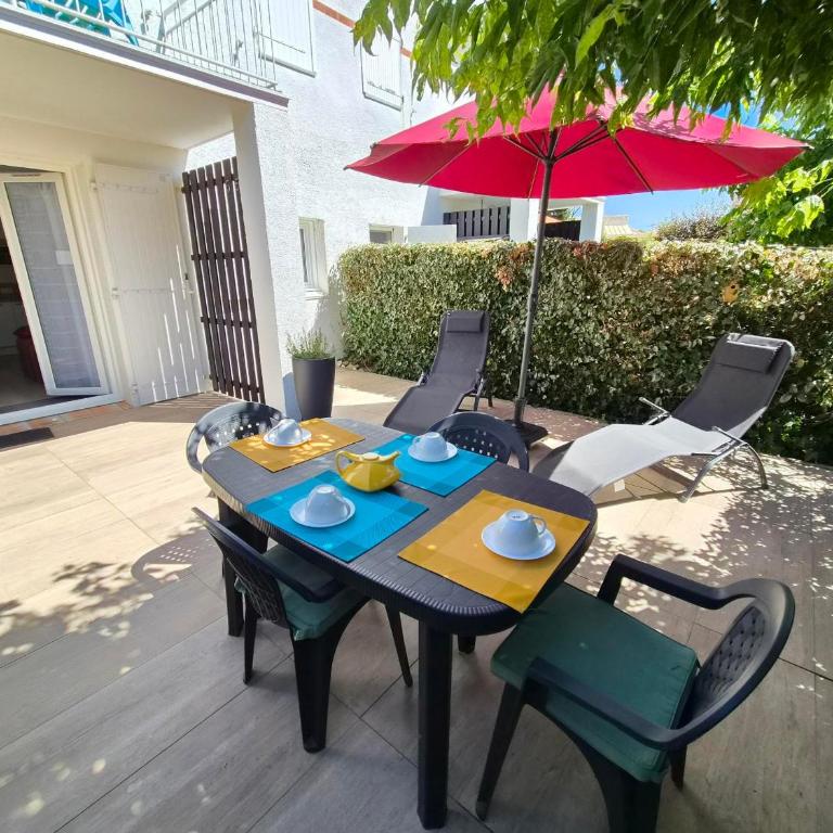 AGREABLE APPARTEMENT REFAIT A NEUF DANS UNE RESIDENCE DE VACANCES - FR-1-92-946 - Appartement - 19