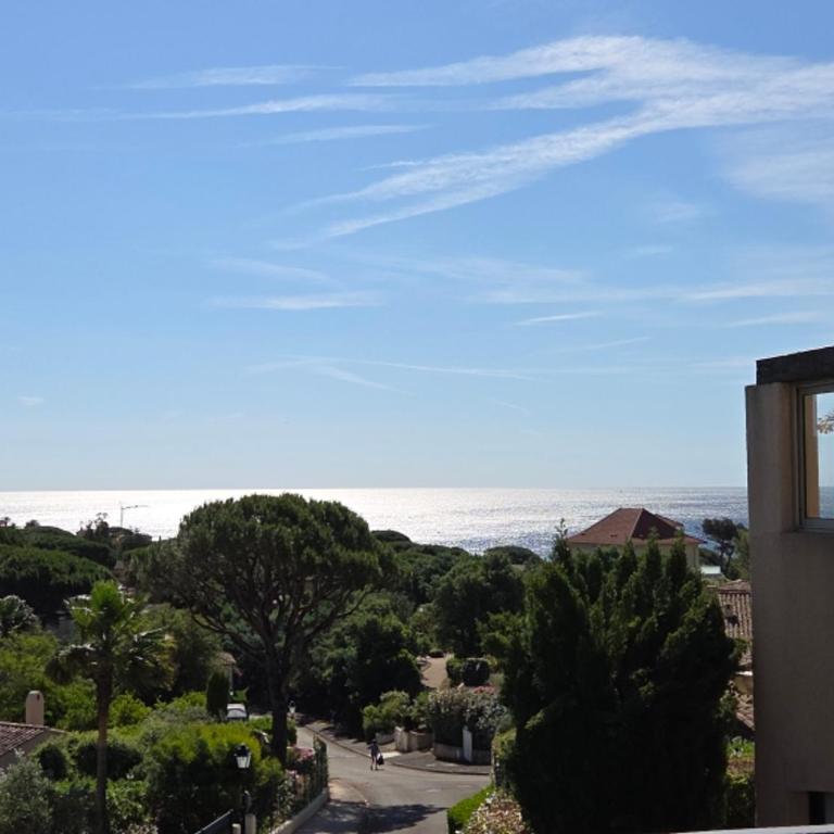 Appartement 3 pièces avec vue mer dans résidence avec piscine proche plage Sainte-Maxime - FR-1-780-55 - Apartment - 17