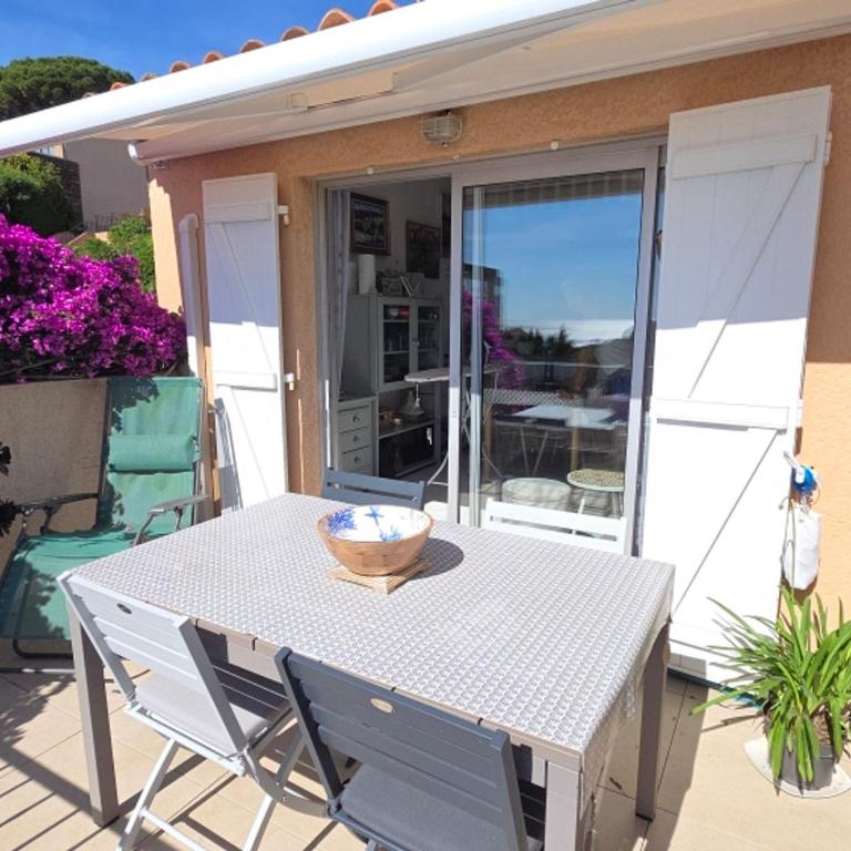 Appartement 3 pièces avec vue mer dans résidence avec piscine proche plage Sainte-Maxime - FR-1-780-55 - Apartment - 18