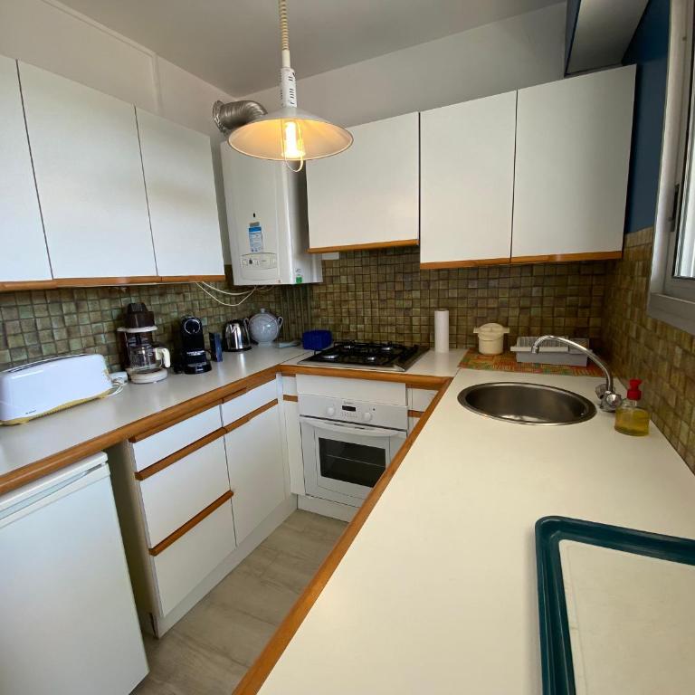 Studio en Centre-Ville d'Arcachon avec Balcon, Parking Privé et Wi-Fi, à 300m de la Plage - FR-1-374-28 - Studio - 7